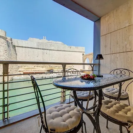 Waterfront 3br - St Angelo - Sleeps 6 *