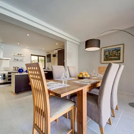 شقة Waterfront 3br - St Angelo - Sleeps 6 *