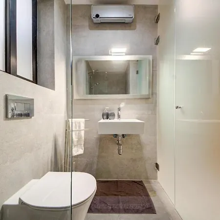 Waterfront 3br - St Angelo - Sleeps 6 شقة *